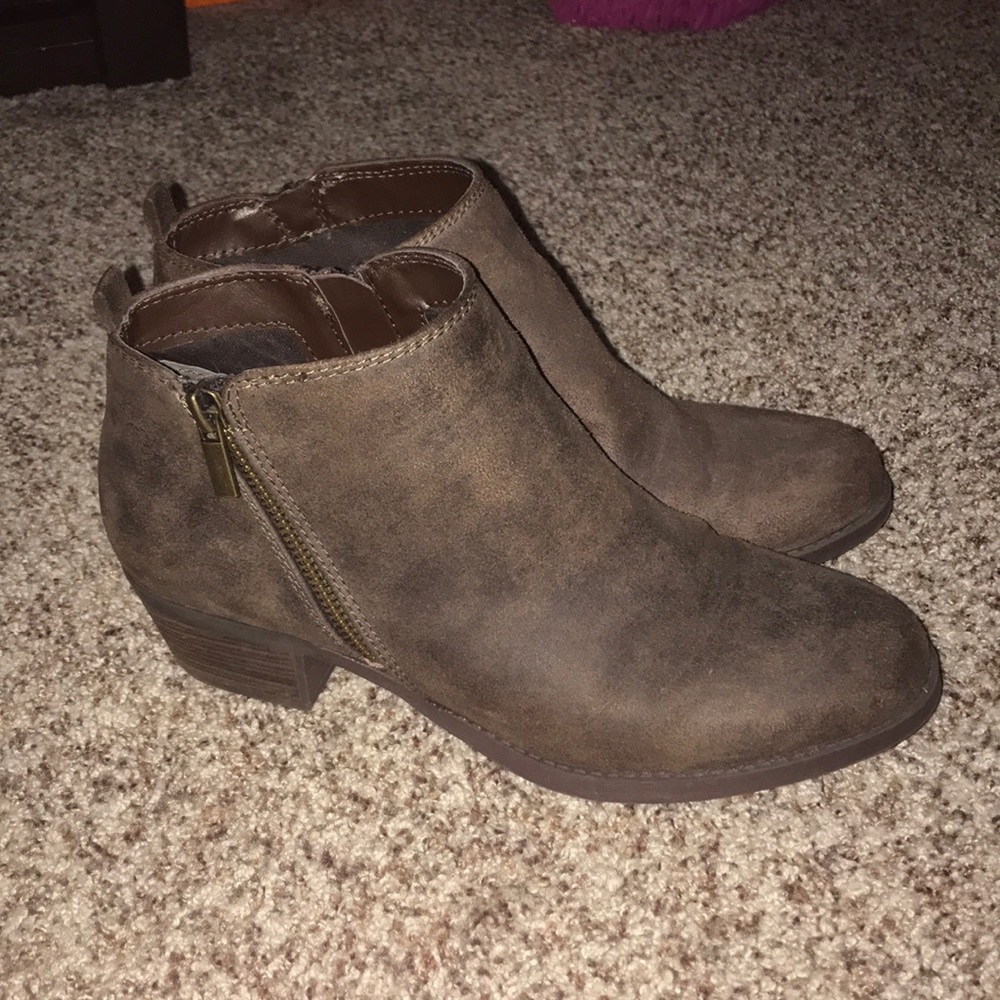 brown leather booties